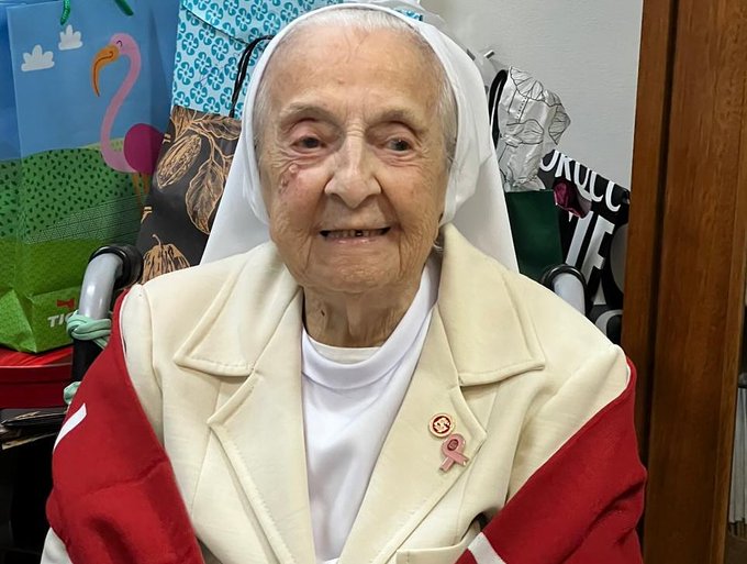 Pumanaw na ang Pinakamatandang Tao sa Mundo sa Edad na 116!